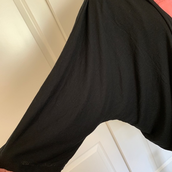 Black Shawl - Picture 2 of 6